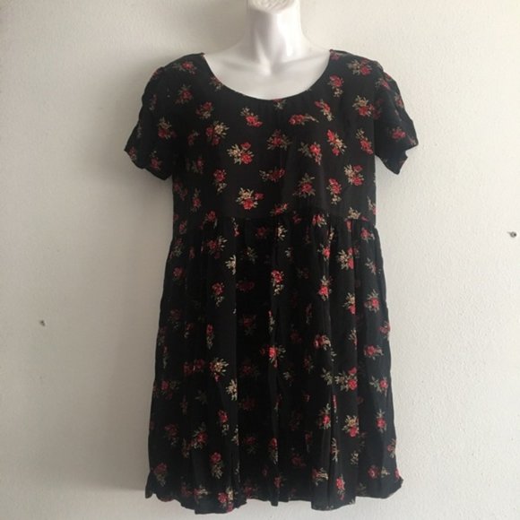 Brandy Melville Dresses & Skirts - Brandy Melville | Floral Rose Print Babydoll Dress